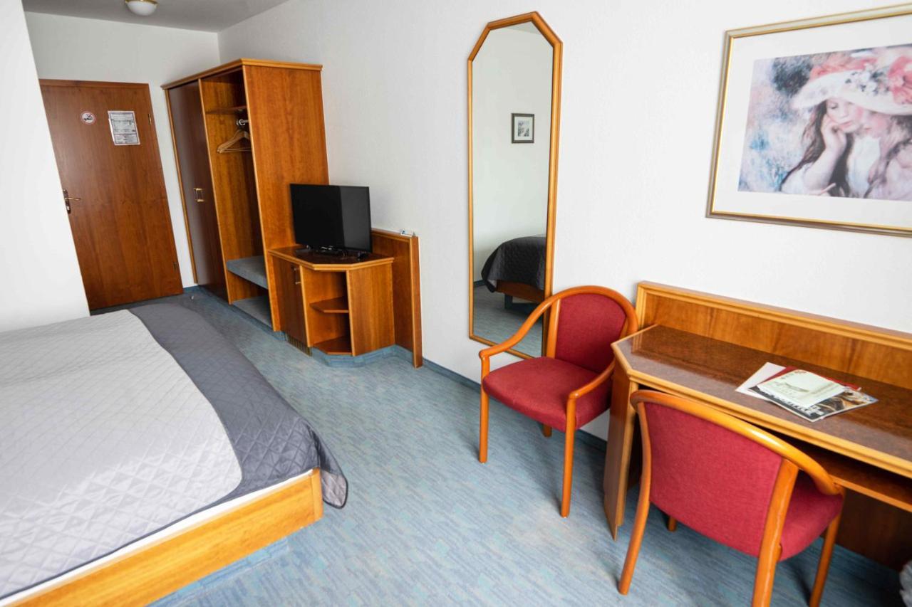 Garni Hotel Maselheimer Hof Bagian luar foto