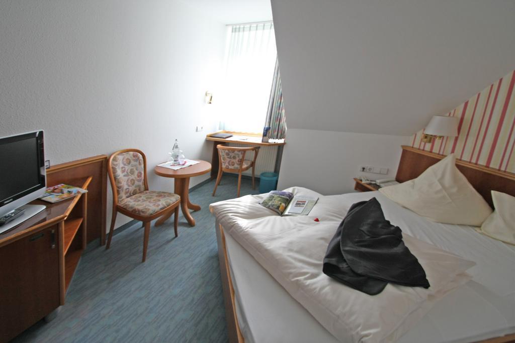 Garni Hotel Maselheimer Hof Bagian luar foto
