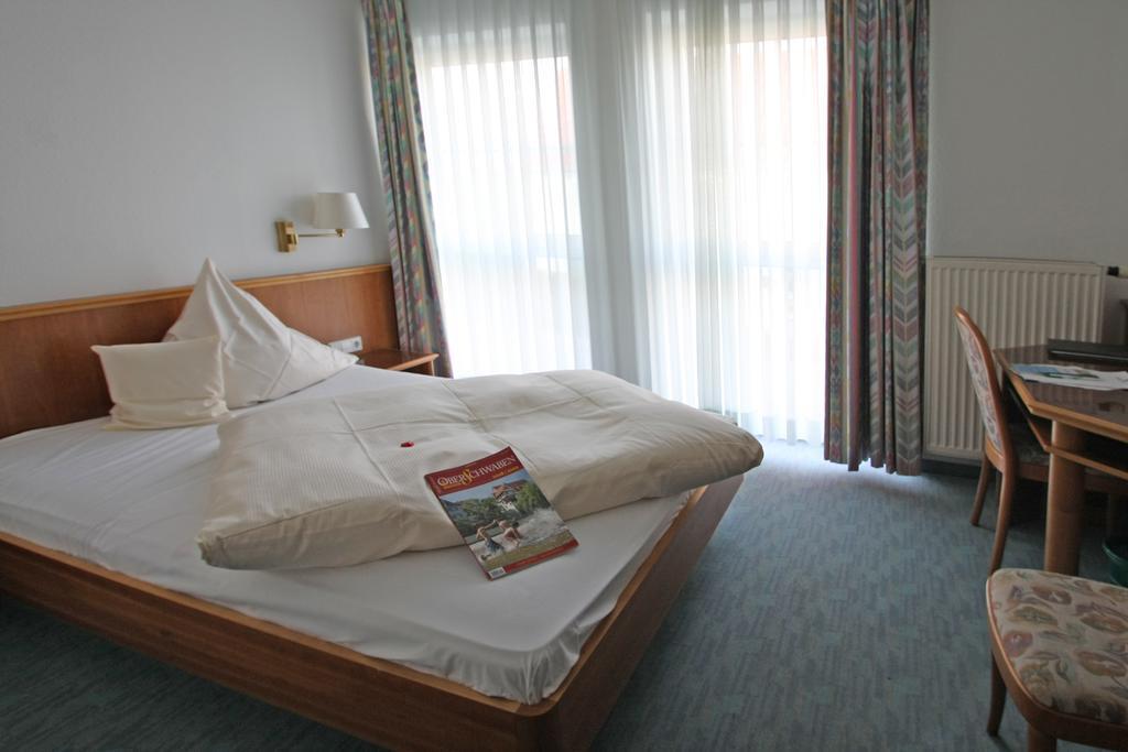 Garni Hotel Maselheimer Hof Bagian luar foto