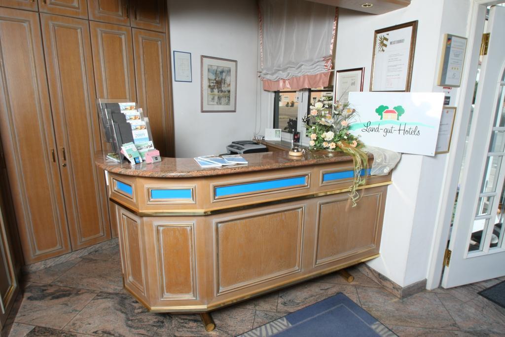 Garni Hotel Maselheimer Hof Bagian luar foto