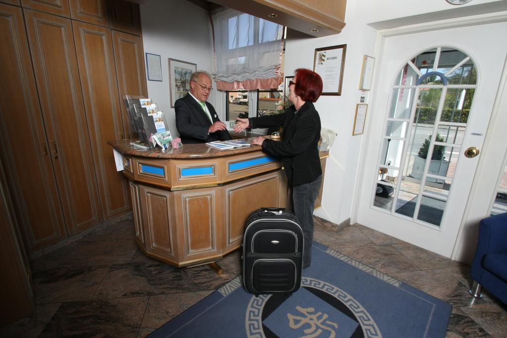 Garni Hotel Maselheimer Hof Bagian luar foto